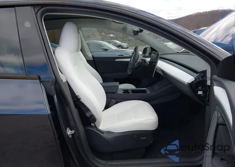 2024 Tesla Model Y Long Range Dual Motor All-Wheel Drive from USA, damaged, VIN 7SAYGDEE6RA321209